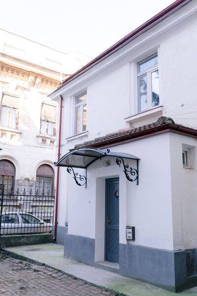 Universitate, ultracentral,