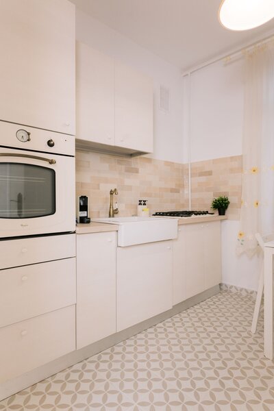 Universitate, ultracentral,